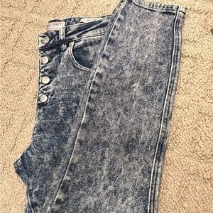 Guess jeans size 28-1981 skinny